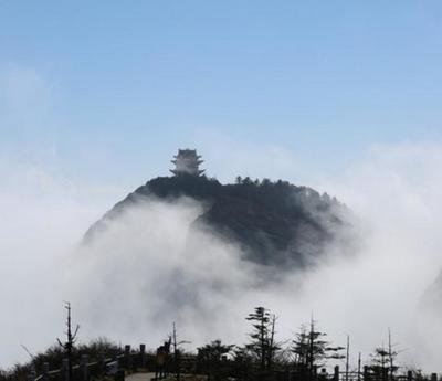 峨眉山几点看日出