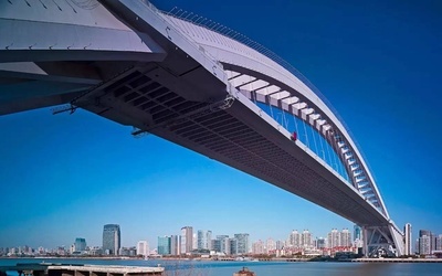 上海大桥一线