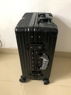 高铁的行李箱放在哪里