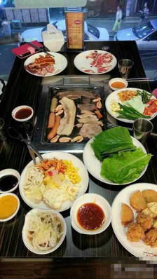 附近的自助烤肉店