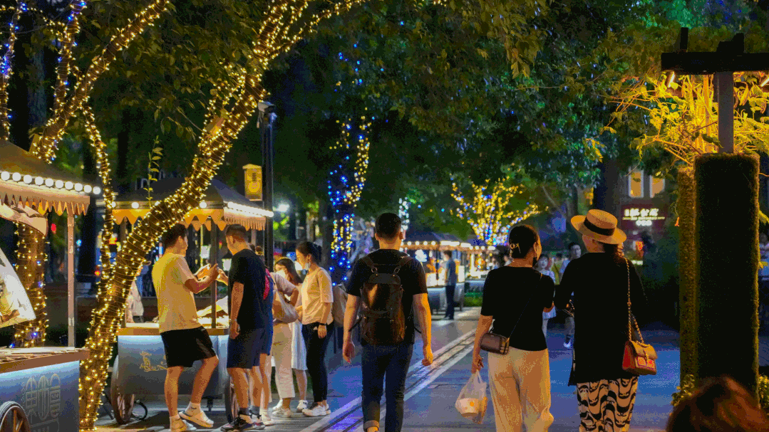 新街口附近有什么好玩的