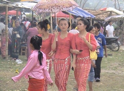 西双版纳旅游穿什么衣服