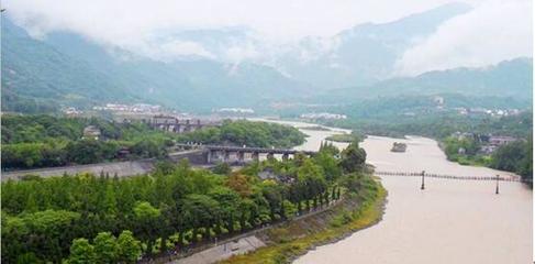 都江堰有机场吗