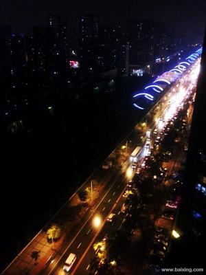 启工街地铁口