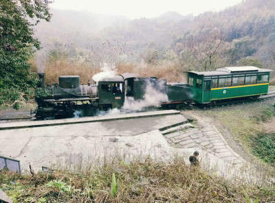 峨眉山火车