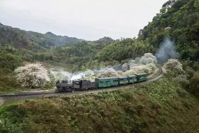 峨眉山火车