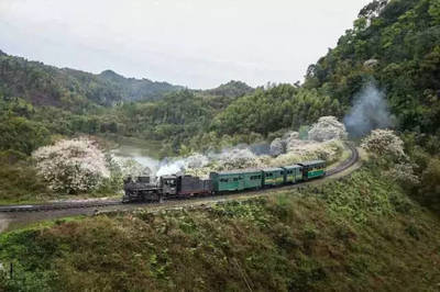 峨眉山火车