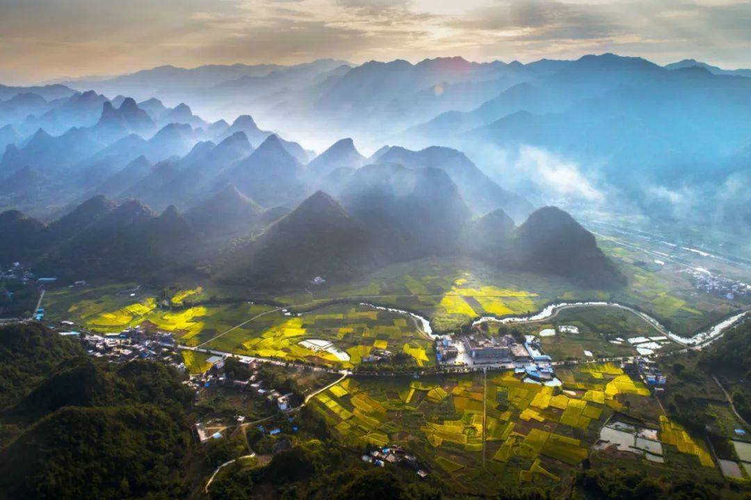 广西的十万大山在哪里