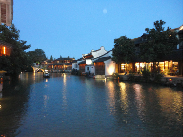 杭州西湖怎么去乌镇