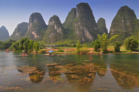 广西的十万大山在哪里
