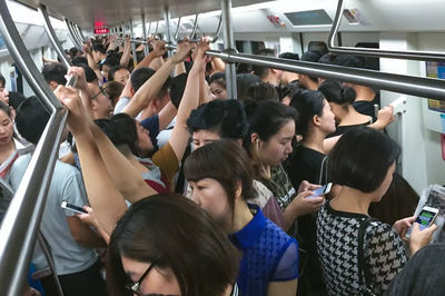 拥挤的地铁