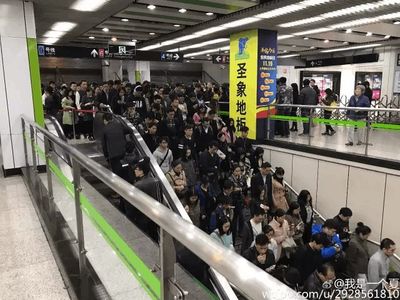 拥挤的地铁