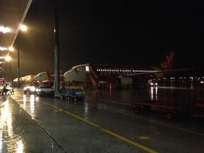 半夜下飞机机场让呆吗