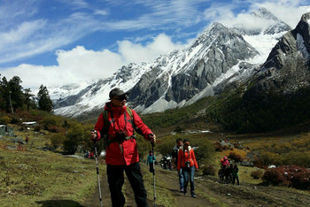 成都到稻城亚丁旅游团