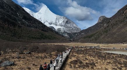 成都到稻城亚丁旅游团