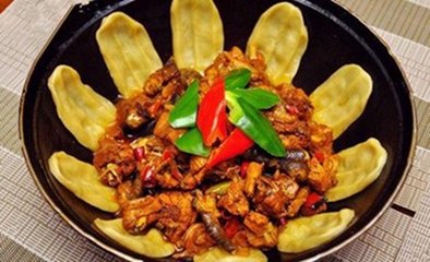 地锅鸡是哪里的菜