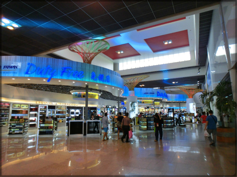 廊曼机场有免税店吗