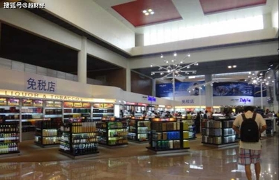 廊曼机场有免税店吗