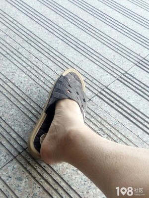 穿拖鞋上飞机