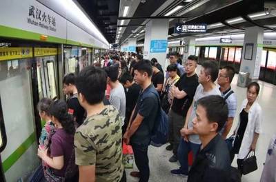 武汉站怎么坐地铁