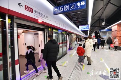 武汉站怎么坐地铁