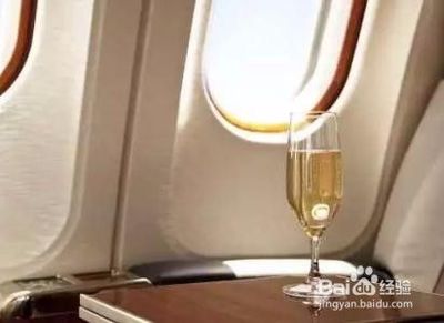 飞机上让带酒吗