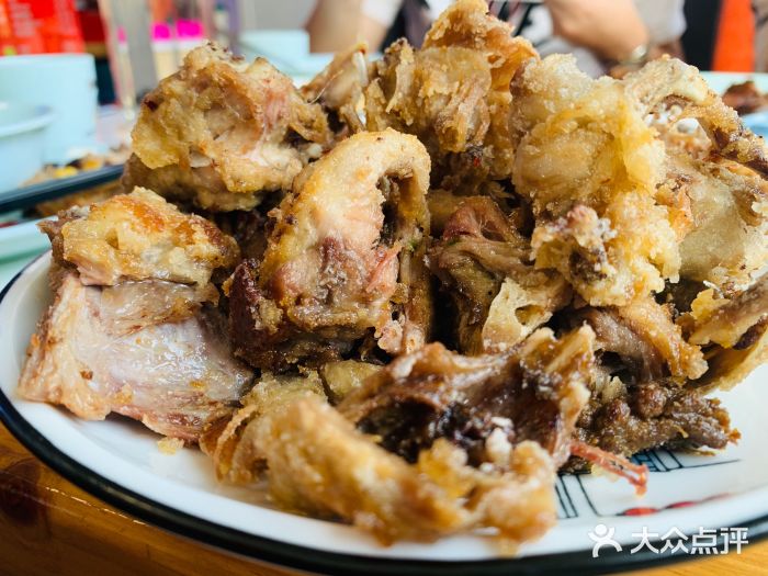 泉城广场附近美食